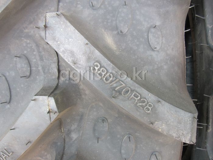 BKT 트랙터용 타이어 13.6-28(래디얼광폭 380/70 R28) 사진6