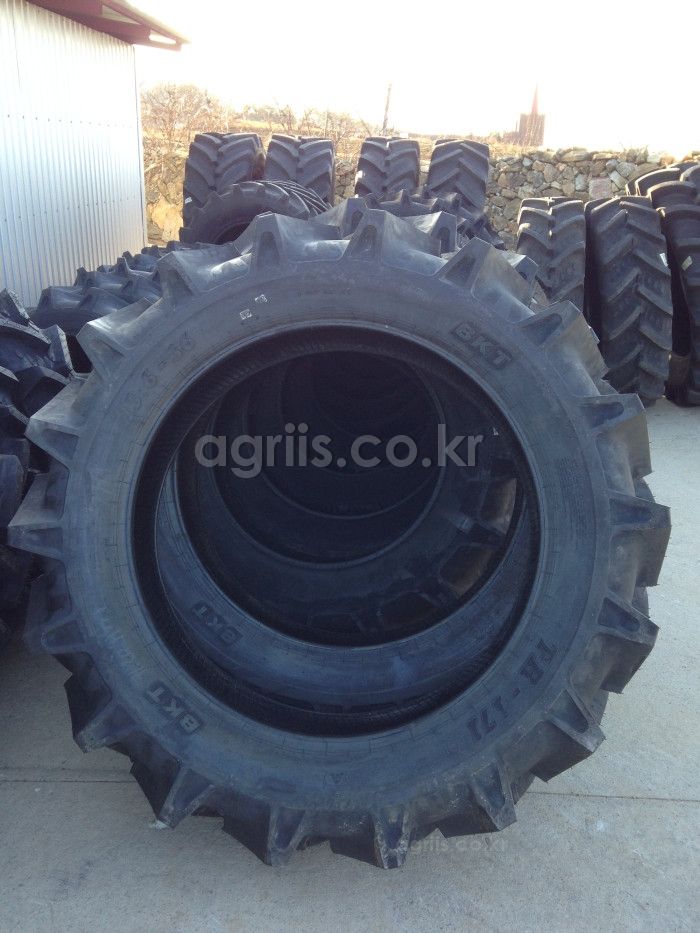 BKT 트랙터용 타이어 13.6-36  8PR TR171 TT 사진1
