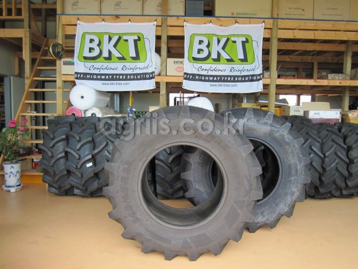 BKT 트랙터용 타이어 16.9-28(래디얼초광폭 540/65 R28) 사진5
