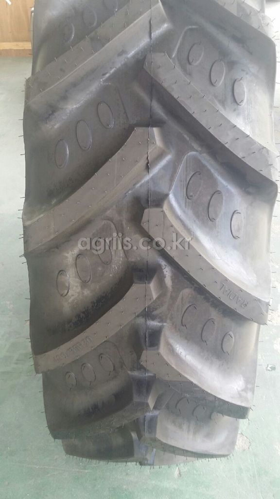 BKT 트랙터용 타이어 <b>16.9-30</b>(래디얼일반 420/85 R30) 사진2