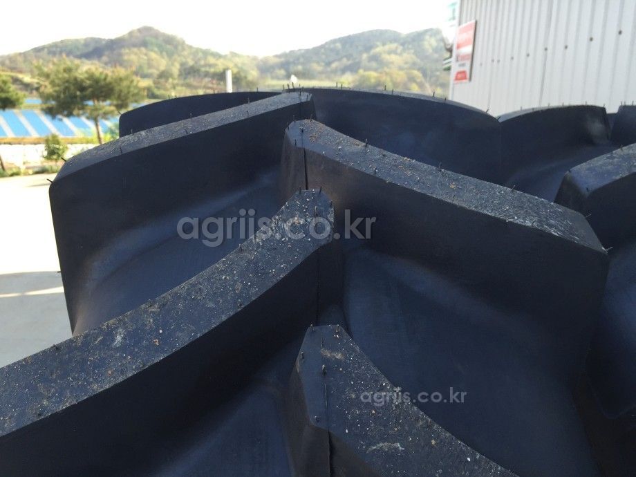 BKT <b>트랙터</b>용 타이어 16.9-30  8PR BKT TR171 TT 사진2