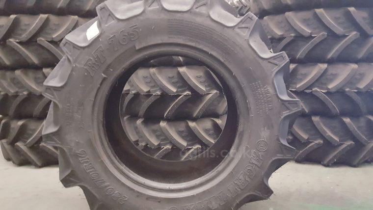 BKT <b>트랙터</b>용 타이어 7.50-16(래디얼광폭 2<b>80</b>/70 R16) 사진1