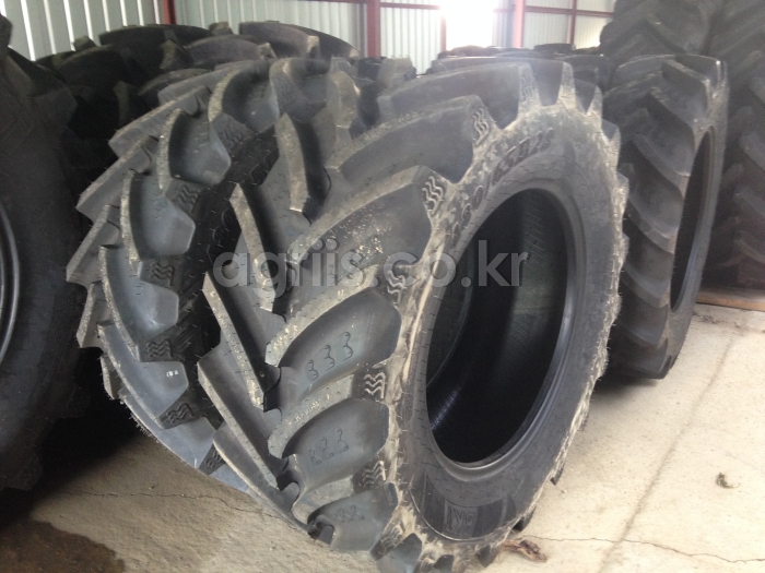 BKT <b>트랙터</b>용 <b>타이어</b> 14.9-28(래디얼초광폭 480/65 R28) 사진1