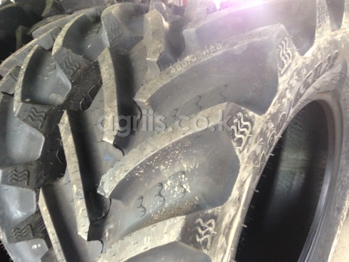 BKT <b>트랙터</b>용 <b>타이어</b> 14.9-28(래디얼초광폭 480/65 R28) 사진2