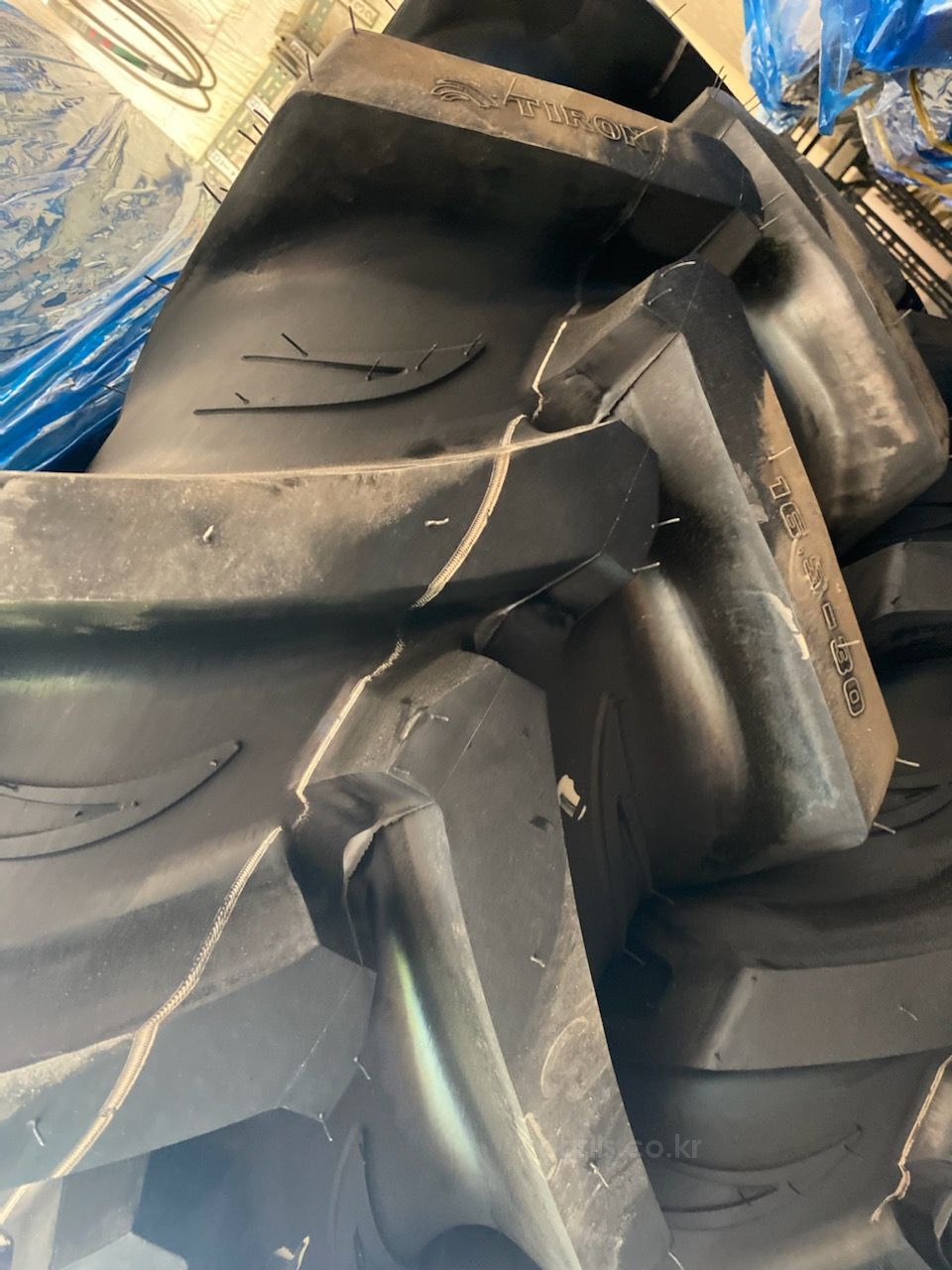 흥아(TIRON) 617신형 트랙터용 타이어 <b>16.9-30</b> 사진1