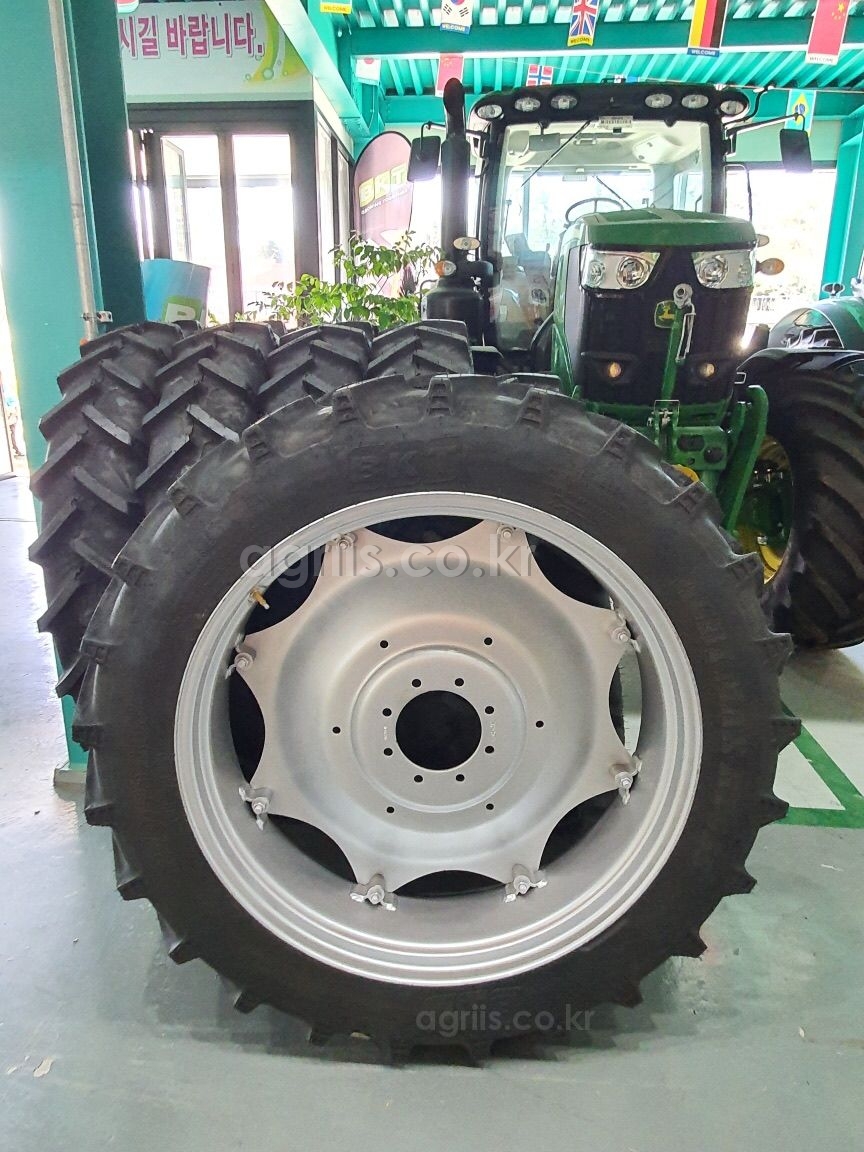 BKT 소폭<b><b>타이어</b></b> 11.2-R36 래디얼<b><b>타이어</b></b><b>휠</b>조합 사진1