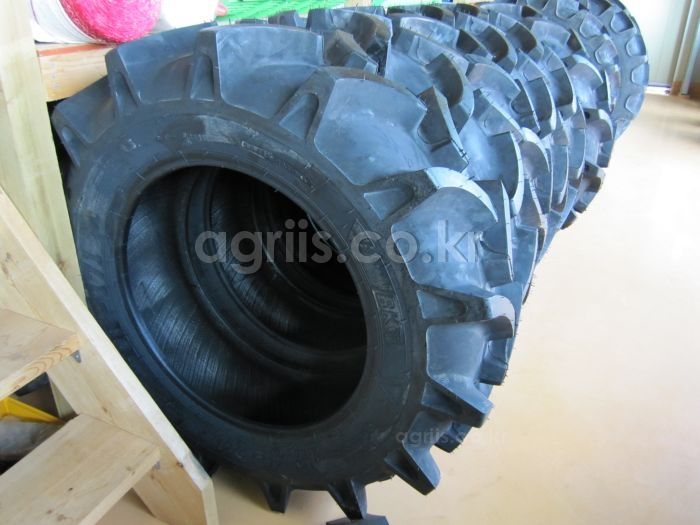 BKT 트랙터용 타이어 <b>12.4-24</b>  8 PR BKT TR135 TT 사진1
