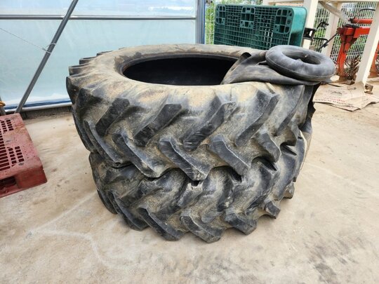 Daedong Tractor D852 (85hp) Tire 16.9-34