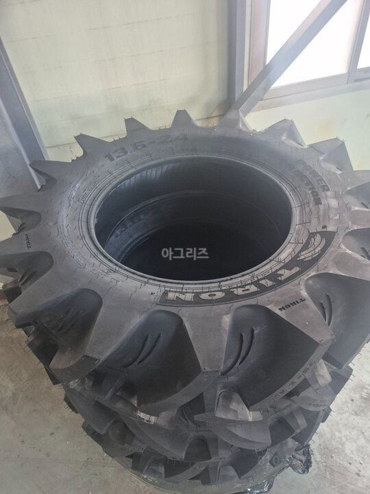  트랙터 타이어 13.6-24 트랙터 타이어 13.6-24  Tire