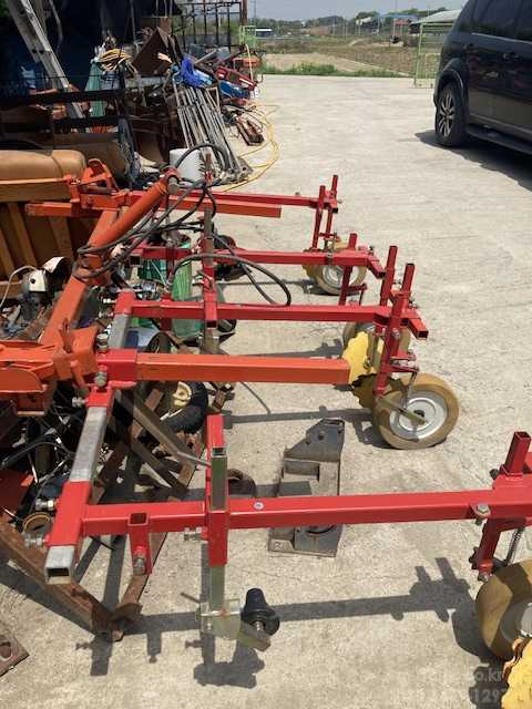  트랙터 비닐 피복기 트랙터 비닐 피복기  트랙터 비닐 피복기