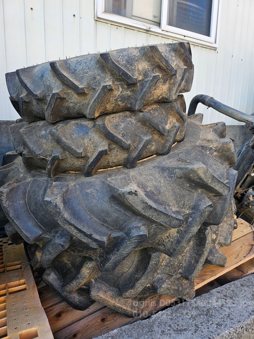  타이어  7ㅡ16.   11ㆍ2ㅡ24 