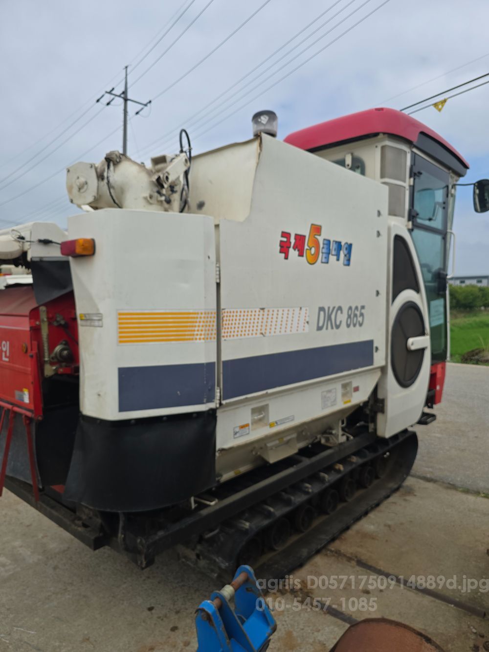 국제 콤바인 DKC865 (5조식) 뒤우측면