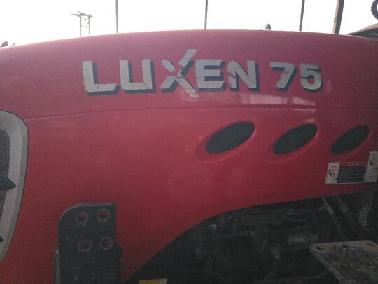 국제 트랙터 LUXEN75 (75마력) 로더 및  출입문 유리