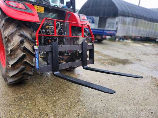    트랙터용 후방지게발