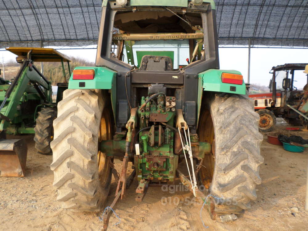 JohnDeere Tractor 6400 (105hp)