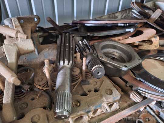 존디어 트랙터 1650K (51마력) 1650 1750 브레이크 패드 라이닝 연결축