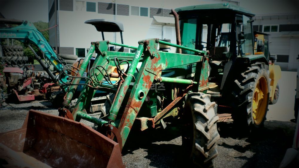 JohnDeere Tractor 2450K (74hp)
