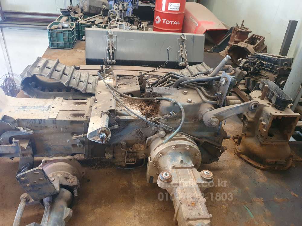 NewHolland Tractor L65 (65hp)