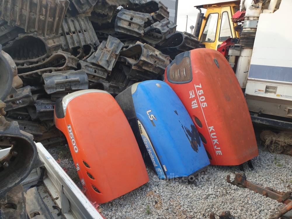 국제 트랙터 7505 (75마력) 뒤우측면