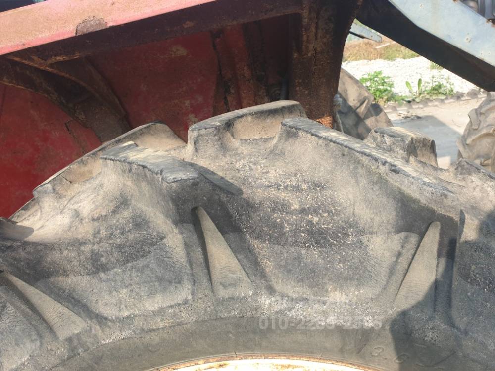 국제 트랙터 F455 (45마력) 뒤우측면