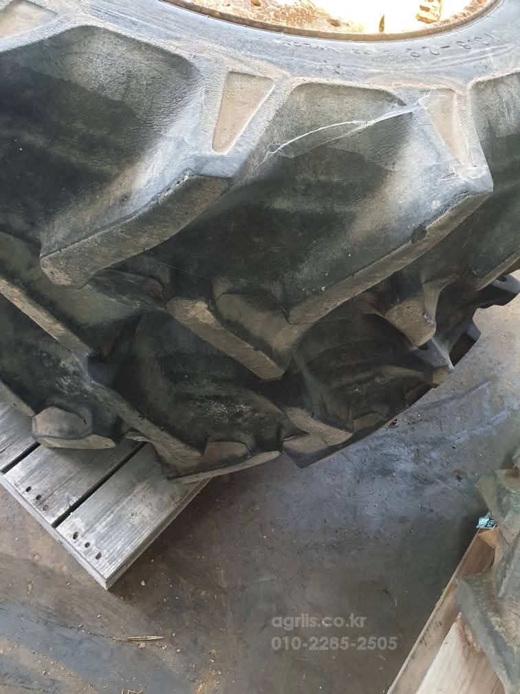 국제 휠타이어 휠타이어