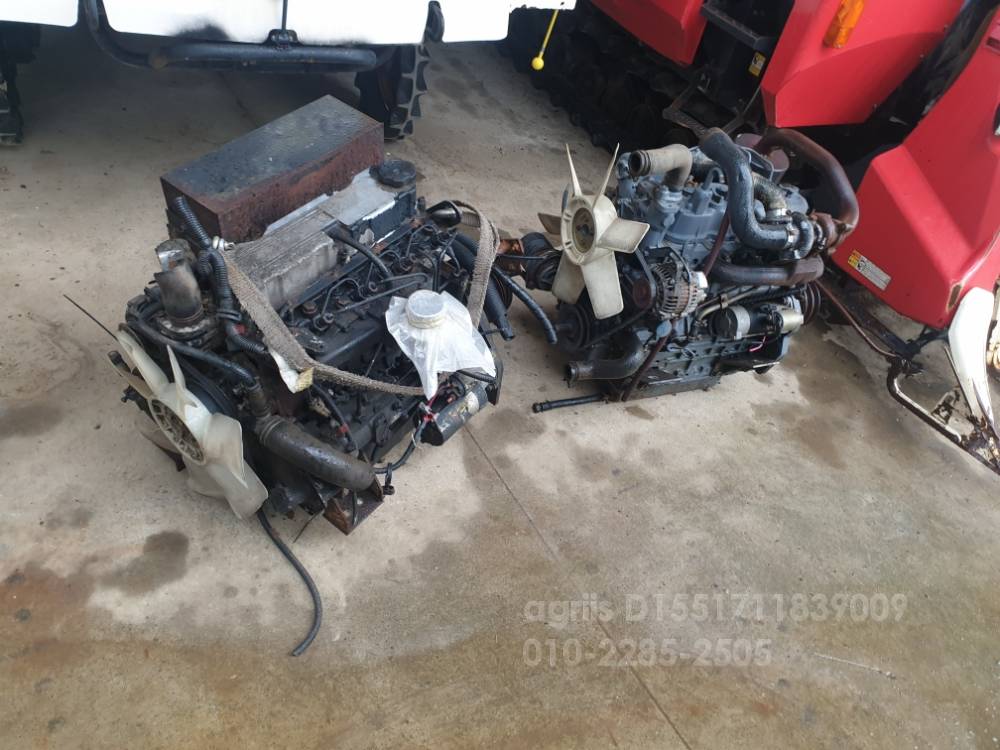 TYM 콤바인 HU6500 (4조식) 뒤우측면