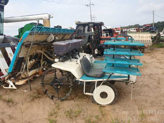  Rice transplanter 이앙기 () 앞좌측면