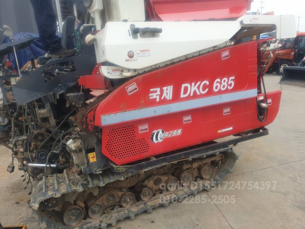 Kukje Combine Harvester DKC685 (4Rows) 뒤우측면