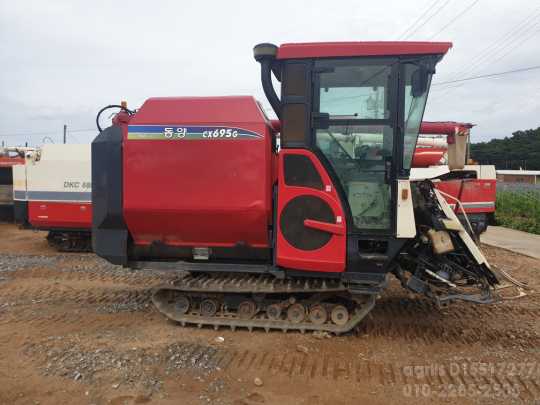 TYM 콤바인 CX695 (6조식) 앞좌측면