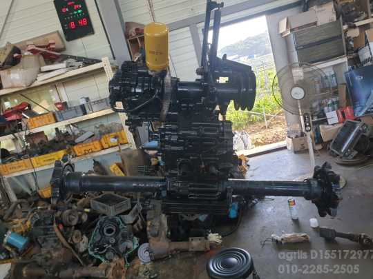 Daedong Combine Harvester DXM85G-C (5Rows) 앞좌측면