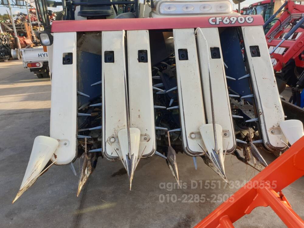 TYM 콤바인 CF690G (6조식) 뒤우측면