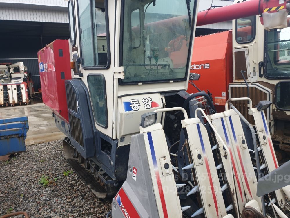 TYM 콤바인 C805G (5조식) 뒤우측면