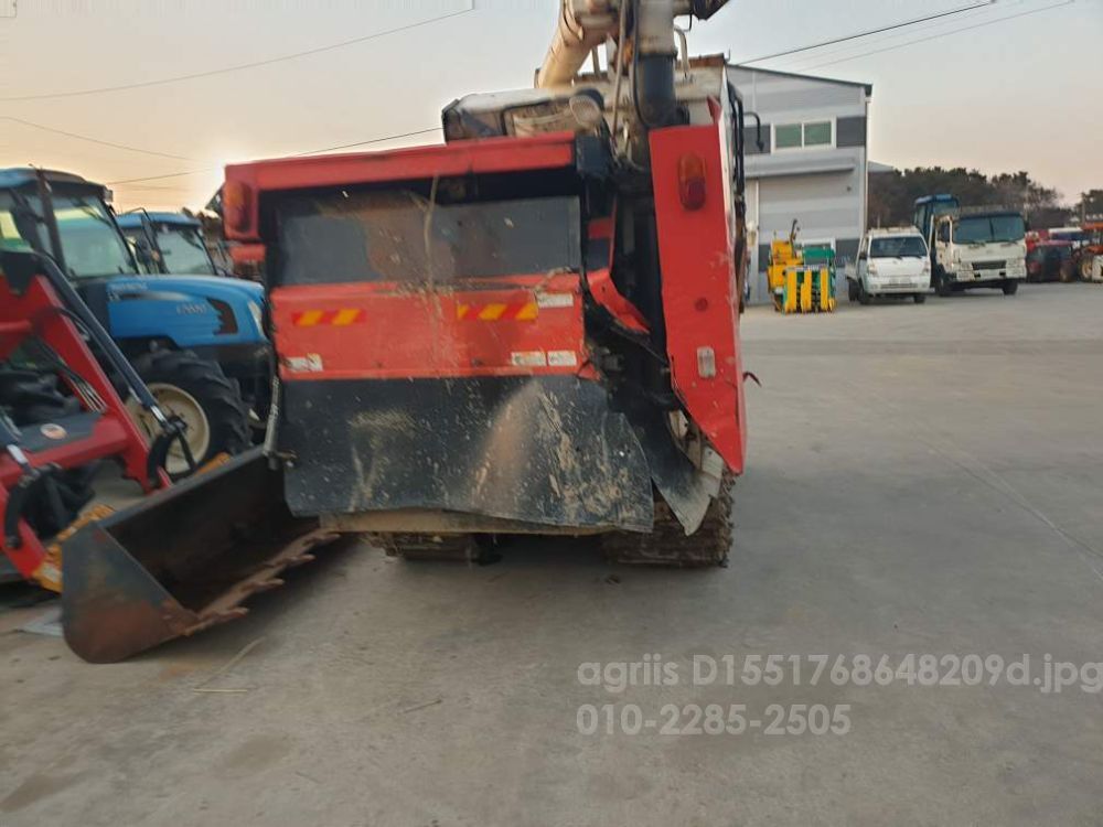 얀마 콤바인 AW695K-C (6조식) 뒤우측면
