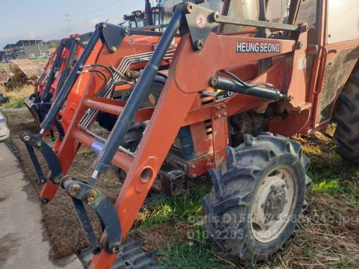 NewHolland Tractor 55-66D (55hp)