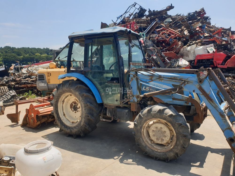 LS 트랙터 U55 (55마력) 뒤우측면