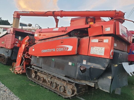Daedong Combine Harvester DSM72 (4Rows) 앞좌측면