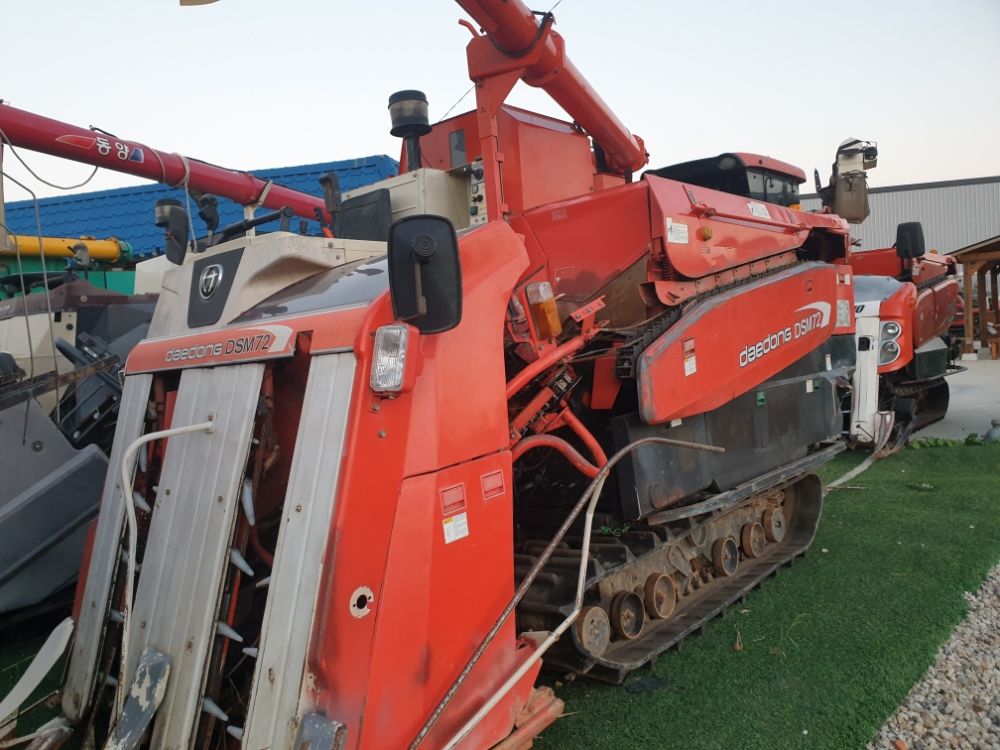 Daedong Combine Harvester DSM72 (4Rows) 뒤우측면