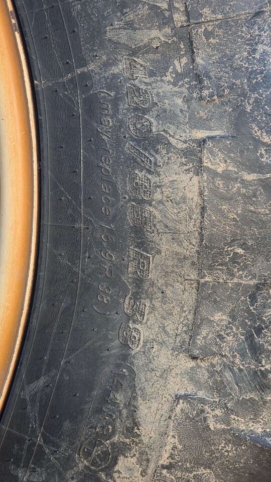 LS Tractor 트랙터  Tire