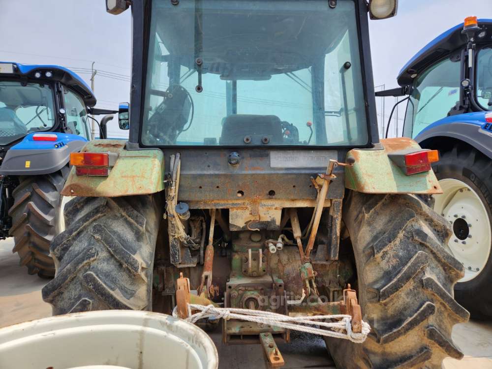 JohnDeere Tractor 2450K (74hp)