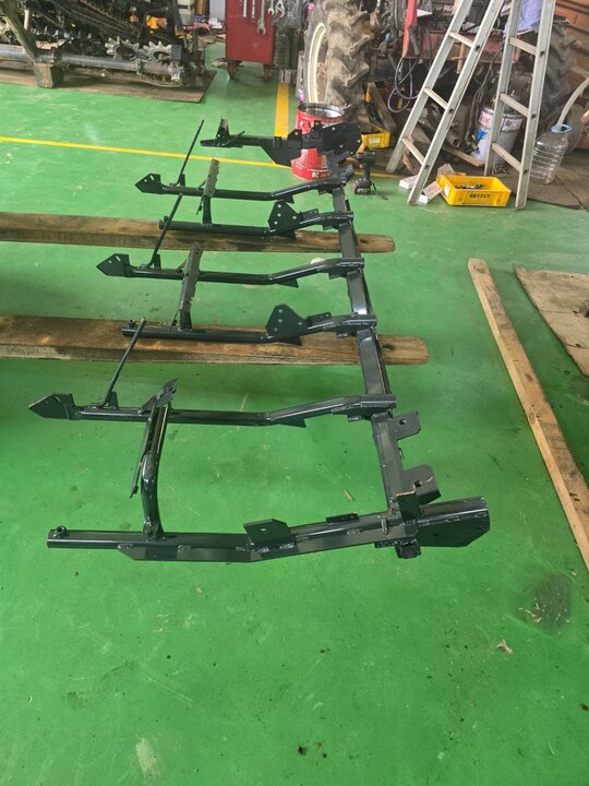 Yanmar Combine Harvester AW6114 (6Rows) 예취프래임