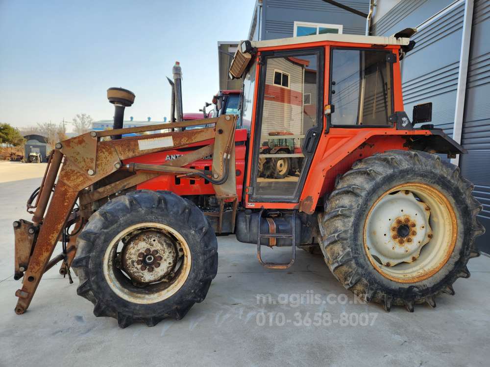 TYM Tractor T860 (86hp)