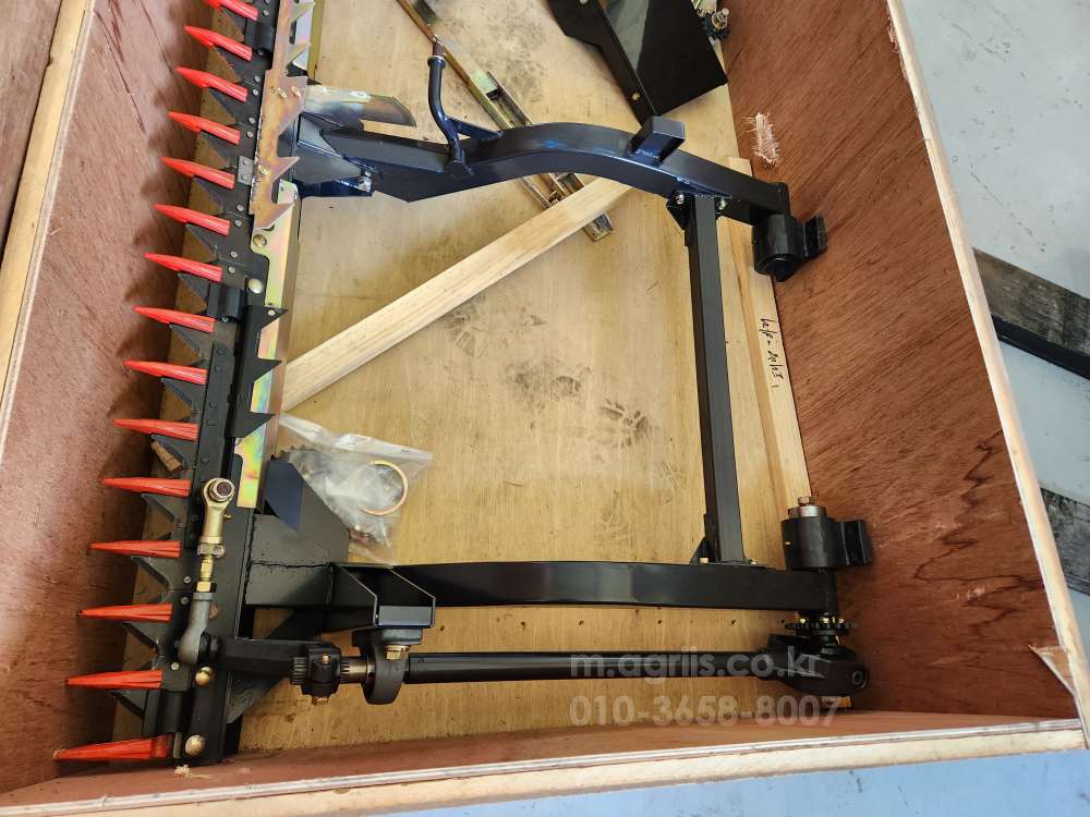 LS Combine Harvester MC85 (보통형)