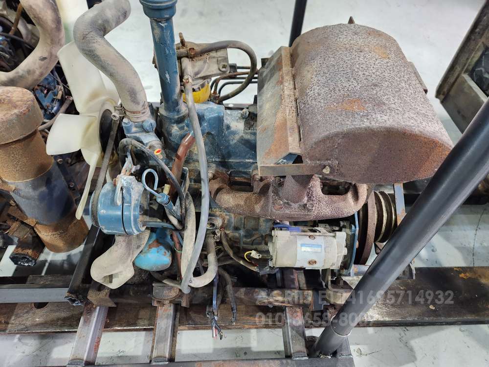 Kubota Combine Harvester V1305 (3Rows)