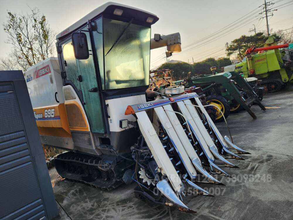 TYM Combine Harvester HJ695G (6Rows)