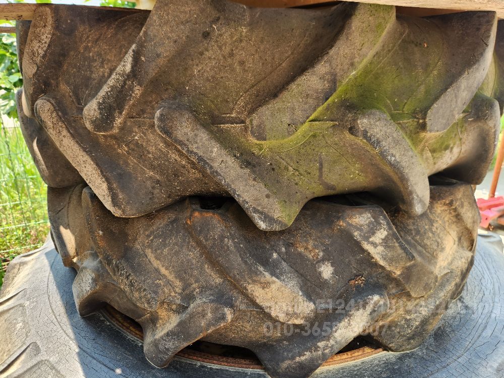 JohnDeere Tractor 5400 (68hp)