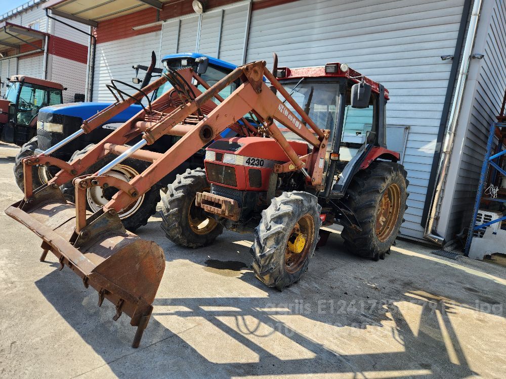 TYM Tractor CASE4230XL (85hp)