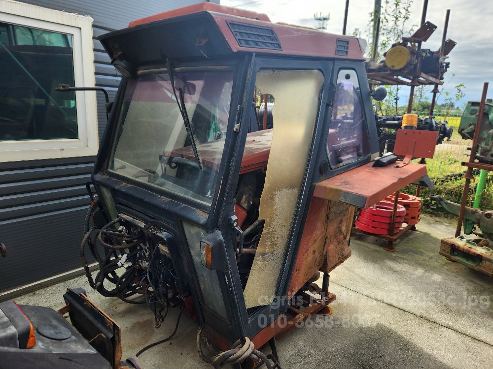 뉴홀랜드 트랙터 82-94DT (82마력)