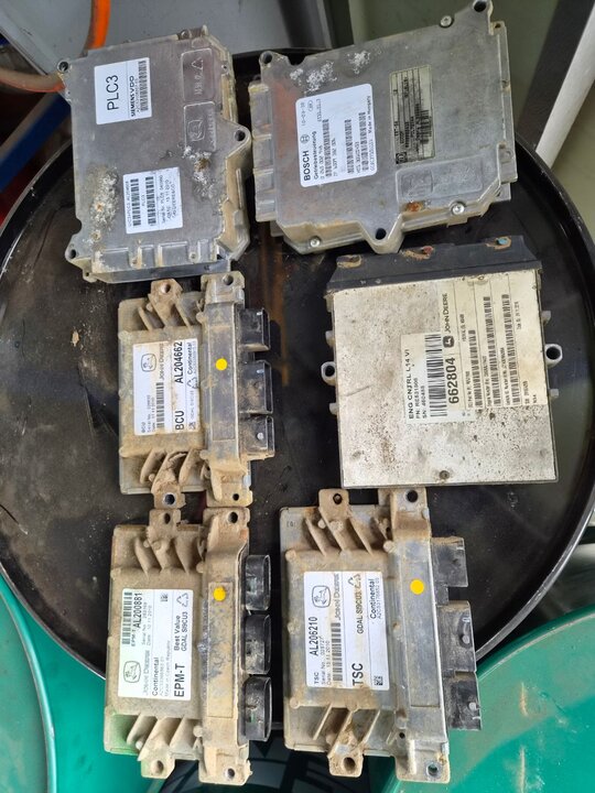 JohnDeere Tractor 7430 (165hp) lJohn Deere 7430 AutoPowr Harness Controller 