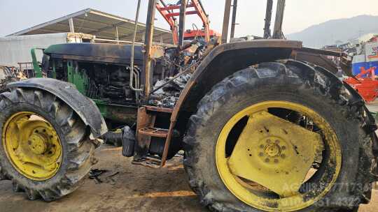 존디어 트랙터 6200 (85마력) 부분