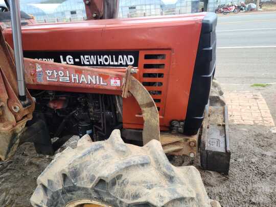 뉴홀랜드 트랙터 55-66D (55마력) 한일 로더